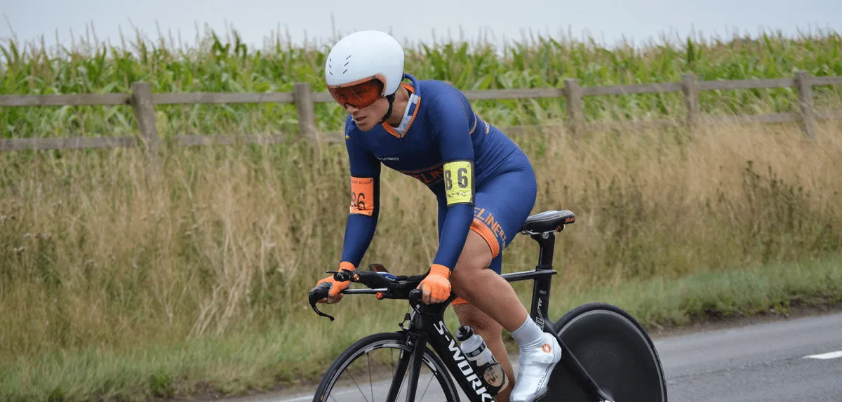 Jasmijn Muller on her bike